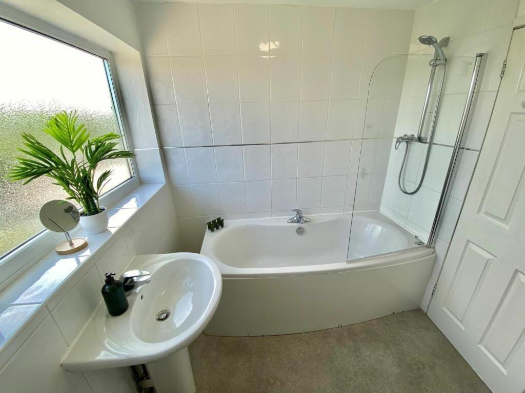 Coventry Huge 4Bed 2Bath Private Parking Nec By Empower Homes المظهر الخارجي الصورة