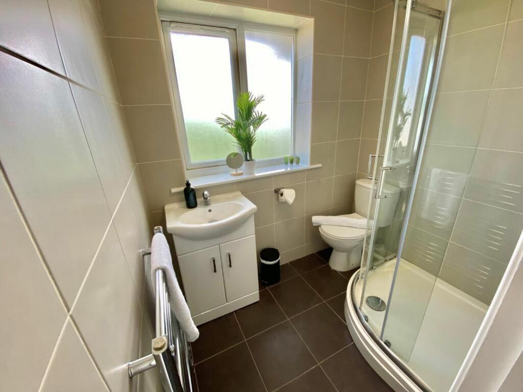 Coventry Huge 4Bed 2Bath Private Parking Nec By Empower Homes المظهر الخارجي الصورة